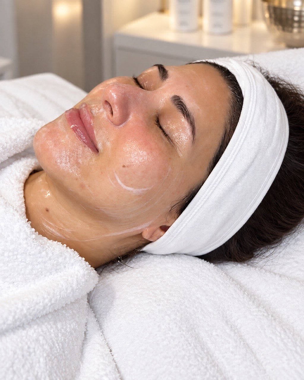 Gesichtsbehandlung bei Jamila Beauty